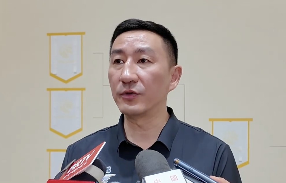 并谈到了球, 个赛季